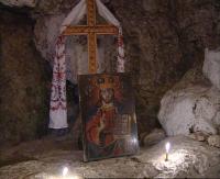 У печерній церкві